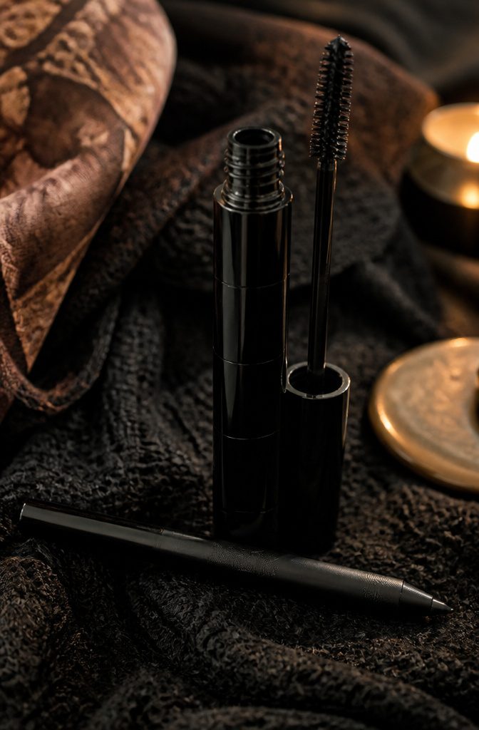 L'Oréal Paris Infallible Grip Mechanical Gel Eyeliner next to mascara.